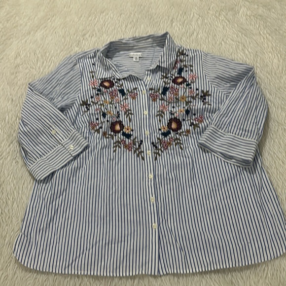 Croft and barrow blue striped embroidered floral button down shirt size 1x - Picture 2 of 6